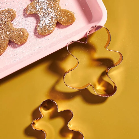 NWT [Set of 2] Anthropologie Season's Eatings Gingerbread People Cookie Cutters - Picture 2 of 4